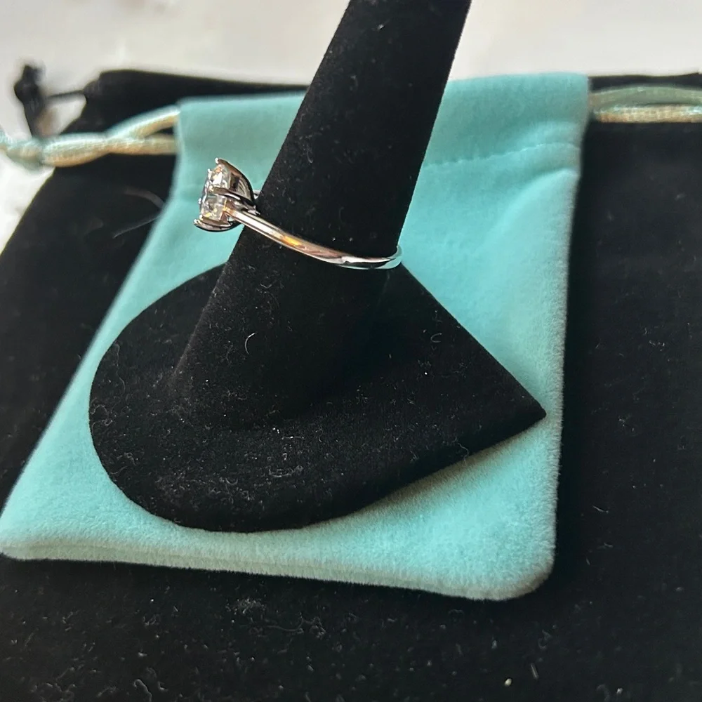 Luxury 2.0 CT Moissanite solitaire ring size 9‎